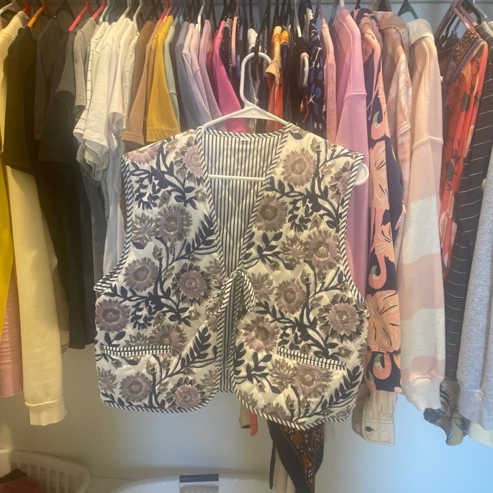 Floral Patterned Vest with Pockets